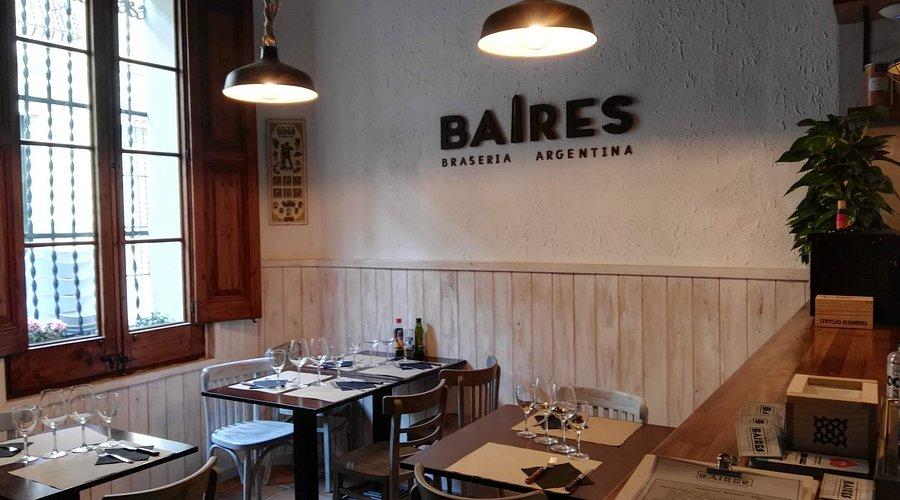 Interior acogedor del Restaurante Baires con ambiente familiar